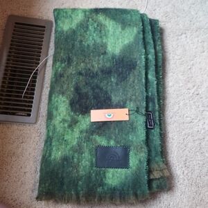 Kurt Geiger Yarndye scarf